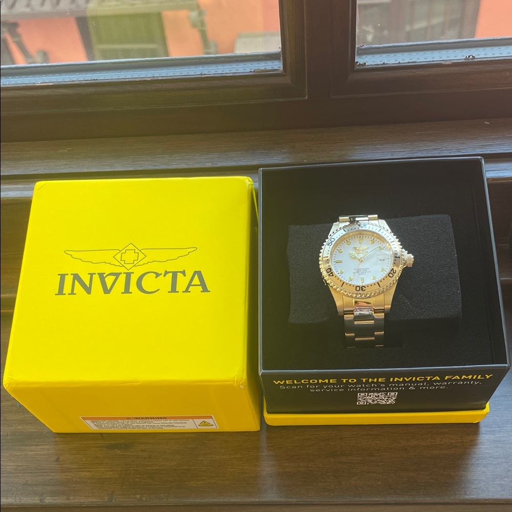🌟🌟HOST PICK🌟🌟“INVICTA” Stainless Steel Watch